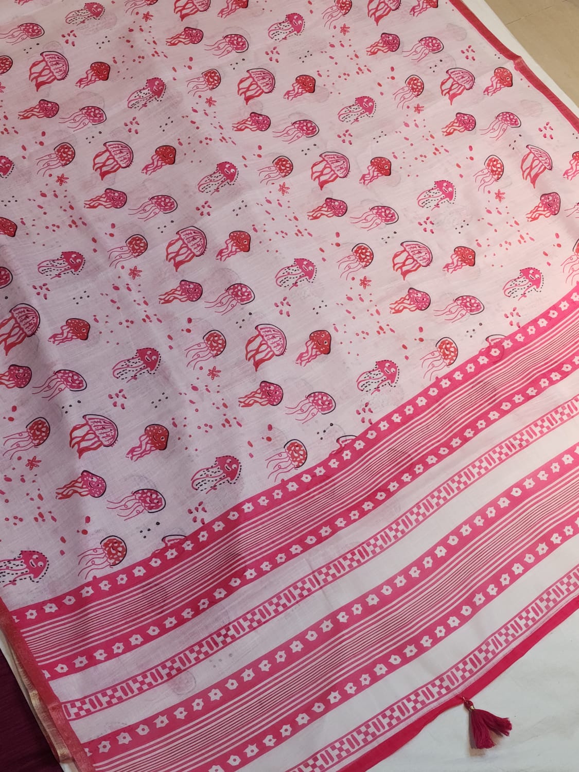 white cotton jelly print