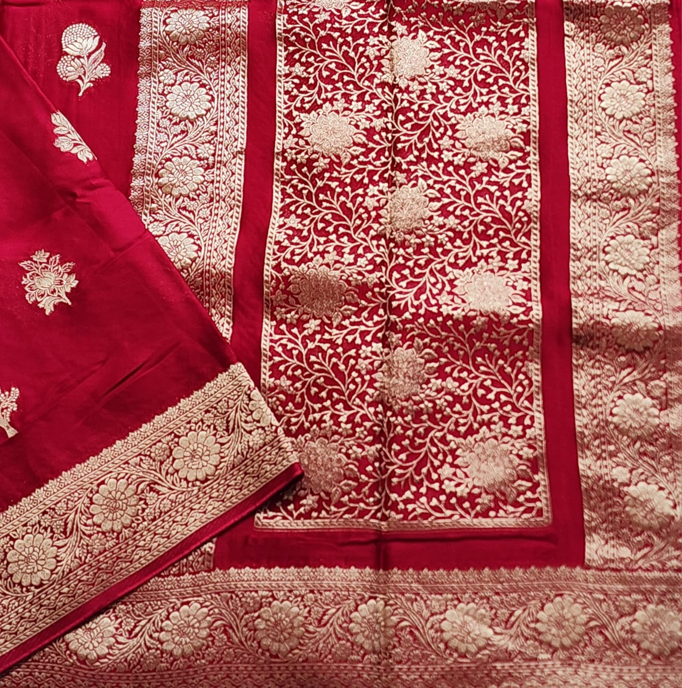 Royal Bloom – Deep Maroon Banaras Silk Saree with Floral Zari Weave