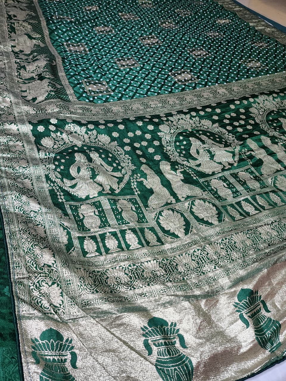 Royal Green Bandhani Saree with Procession Pallu