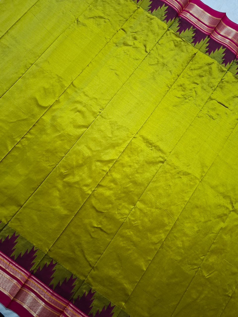 Green -pink plain with temple border ilkal silk