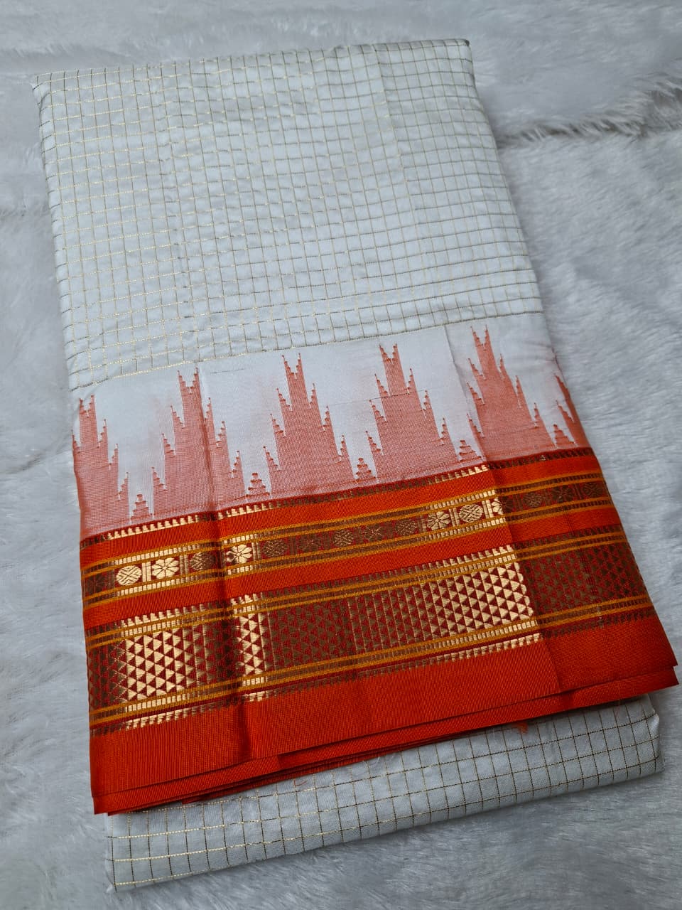 White-red Ilkal Gadwal Pure silk Saree-Malabar Edition