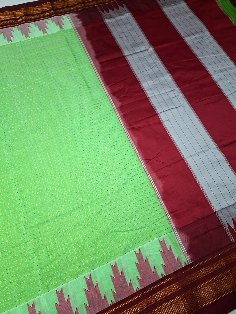 Fresh Green Gadwal Chaduranga Ilkal Cotton Saree with Contrast Zari Border & Pallu