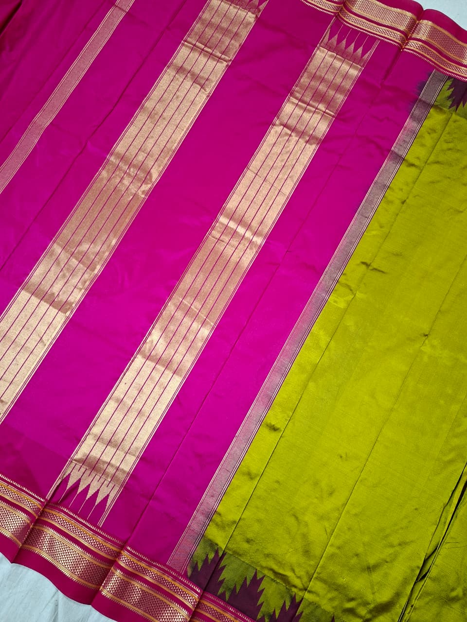 Green -pink plain with temple border ilkal silk
