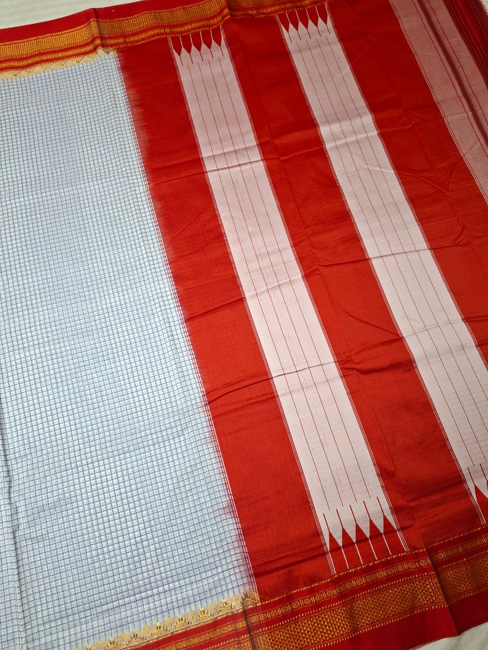 Ivory Whitethread chaduranga Ilkal with Gadwal  Vermilion Red Border