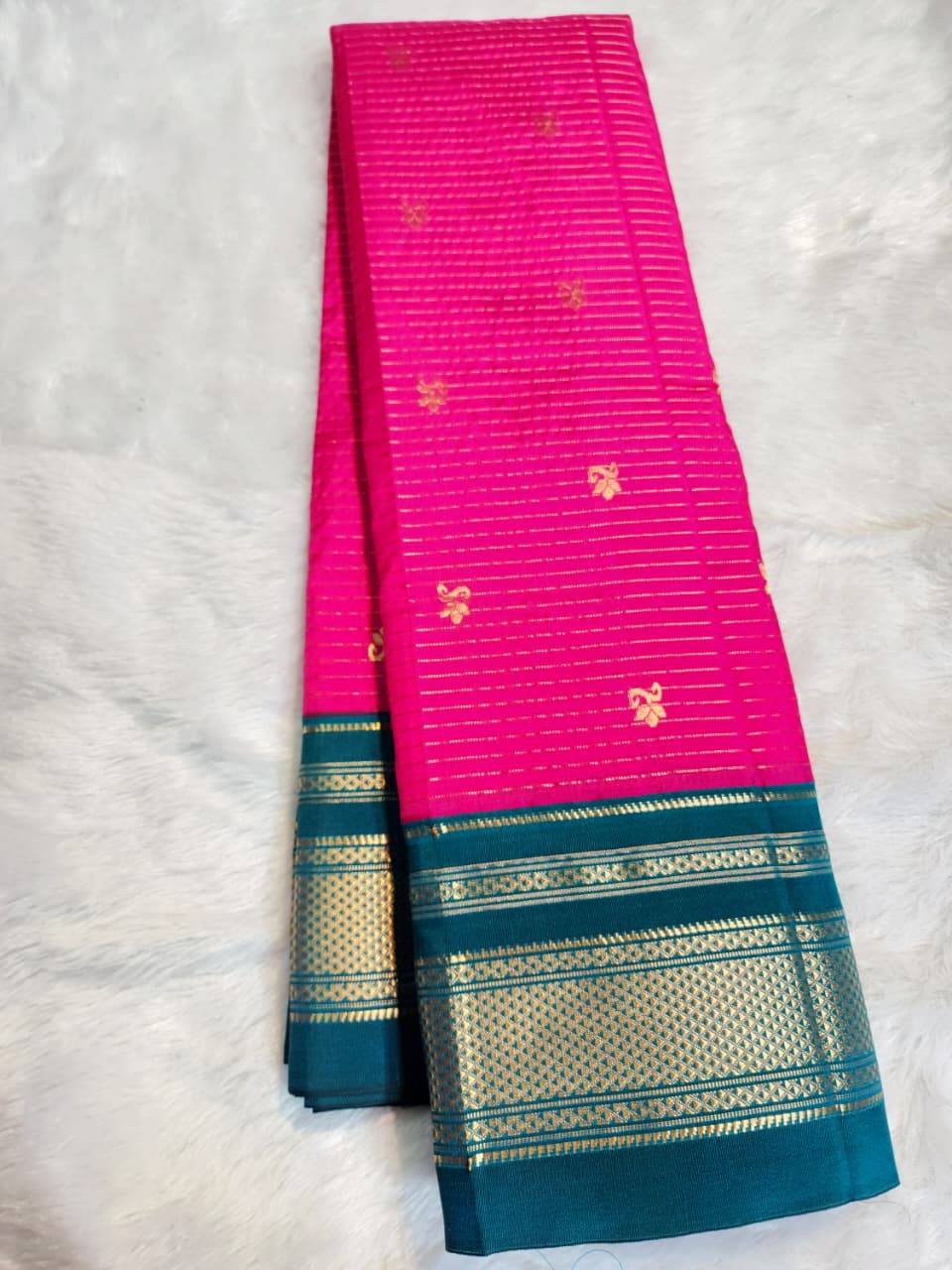 Rani Pink Gadwal Pure Ilkal Silk Saree with - Small Necklace Butta