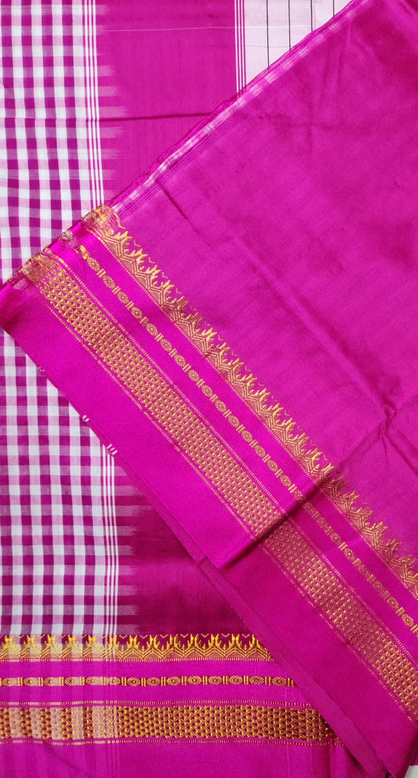 Magenta and White Ilkal mini Checks Saree with Rich Pallu