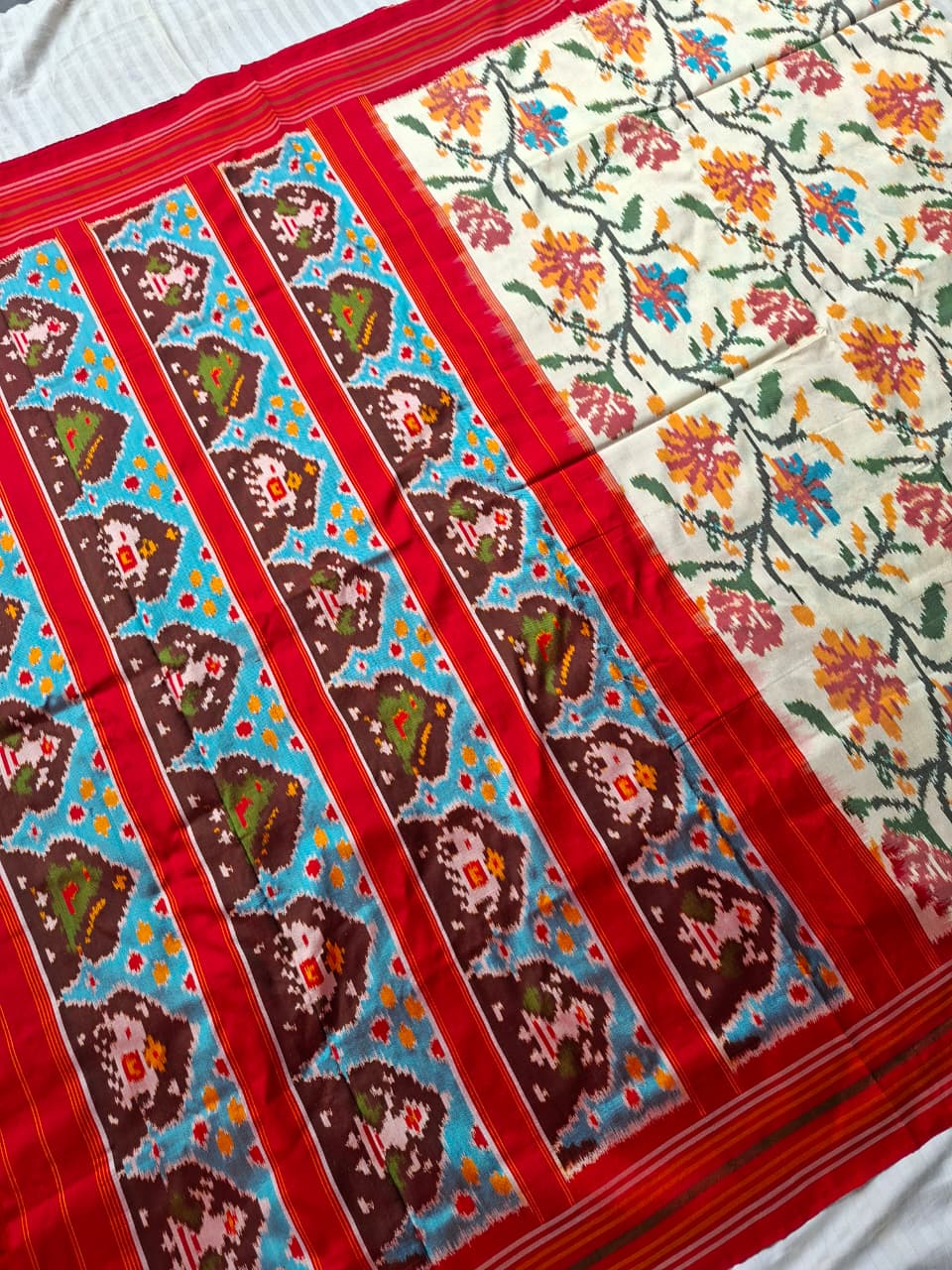 Offwhite- Red Handloom Pochampally pure silk -Floral design