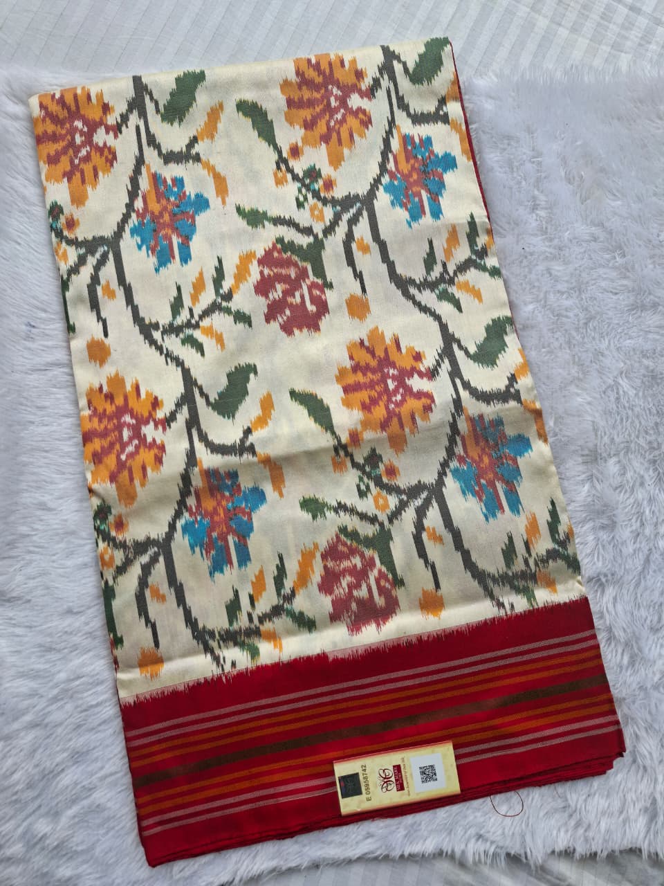 Offwhite- Red Handloom Pochampally pure silk -Floral design