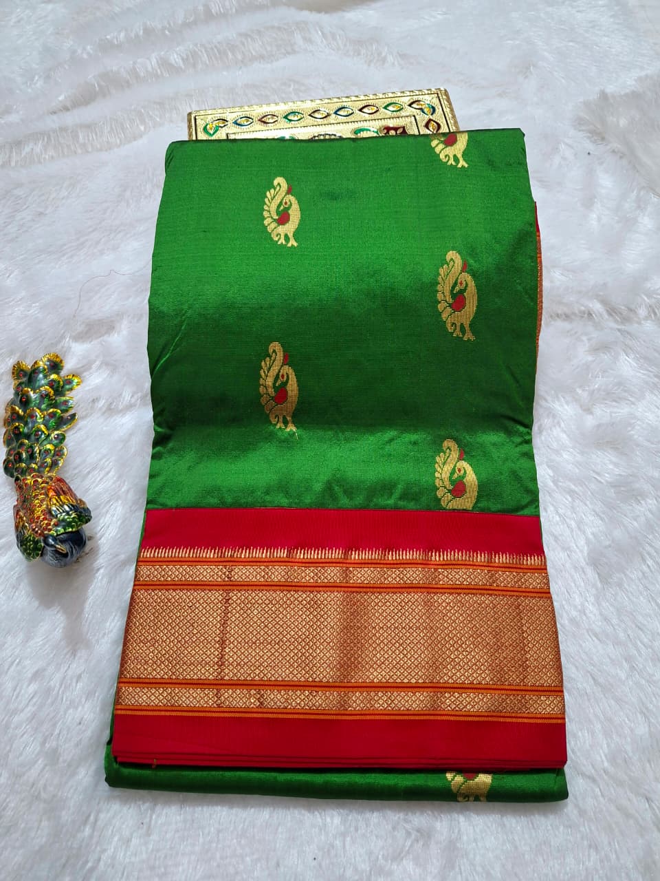 green-red-Paithani-silk