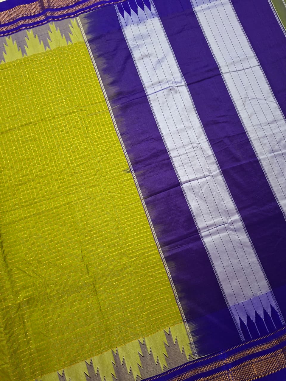 Parrot Green Gadwal Chaduranga Ilkal Cotton Saree with Contrast Zari Border & Pallu
