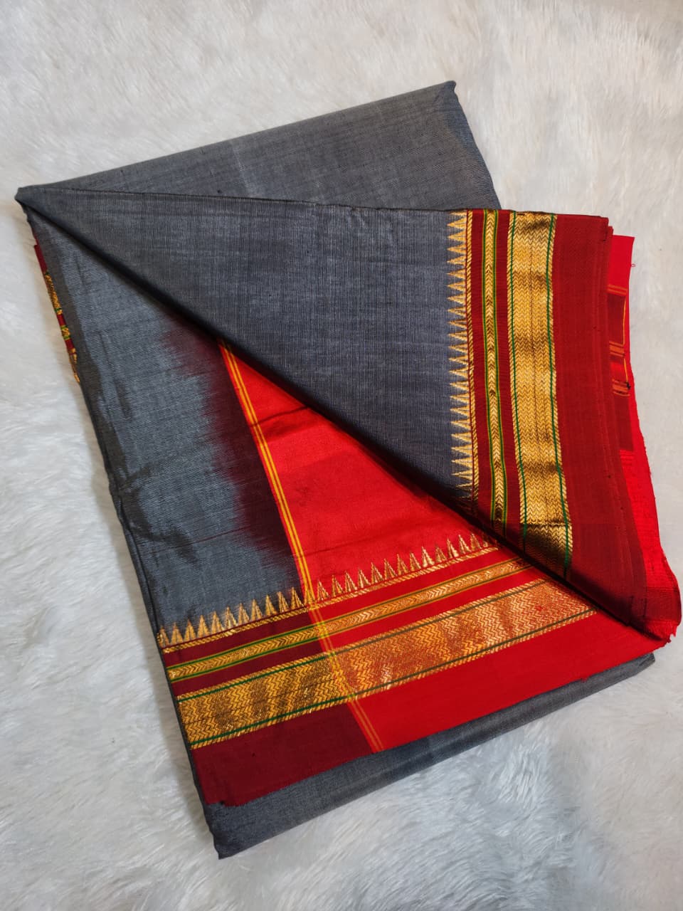 Ash Grey Ilkal Plain Cotton Saree with Thode Paras Border & Silk Pallu