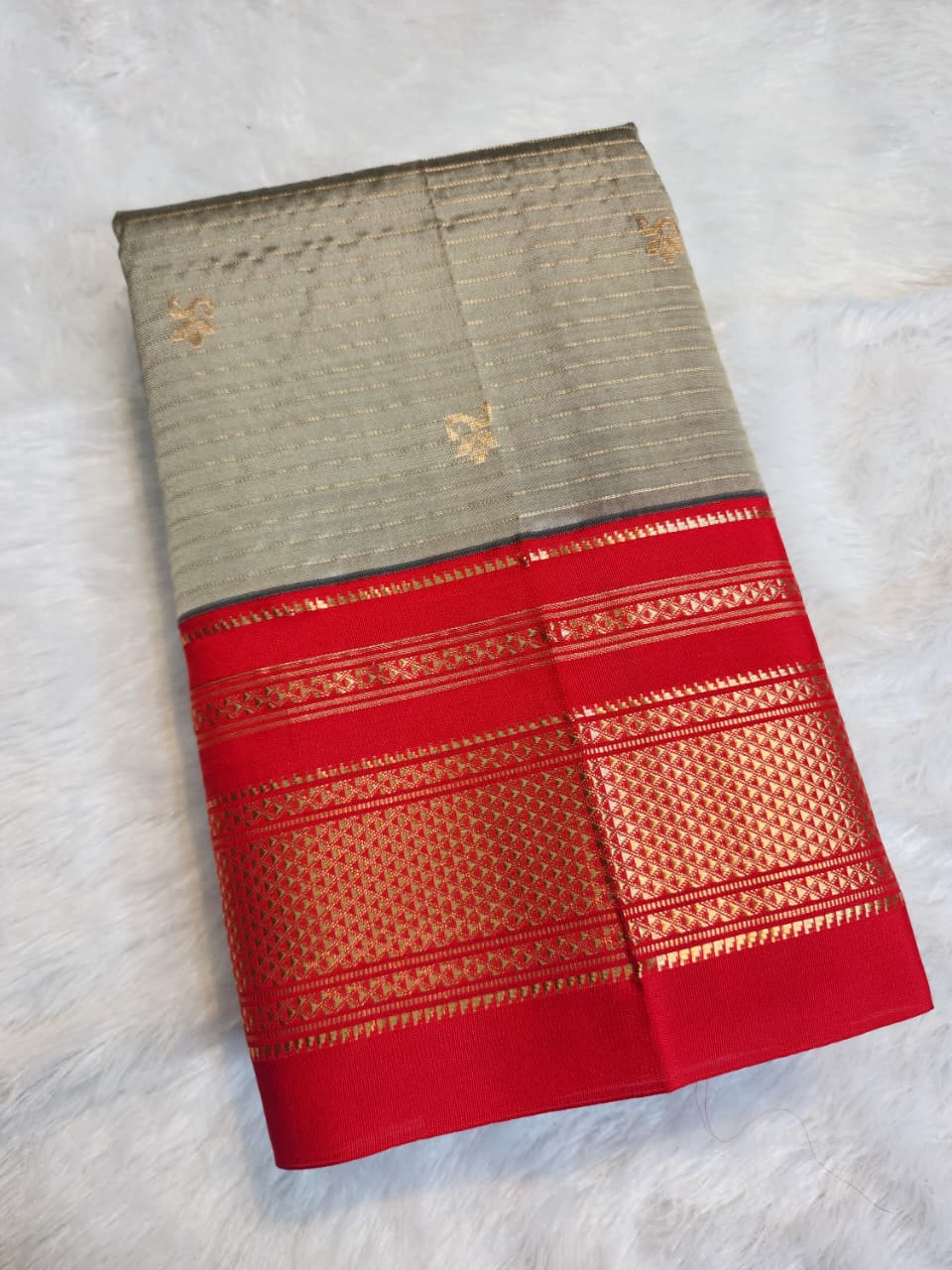 Sage–Beige Gadwal Pure Ilkal Silk Saree - Small Necklace Butta