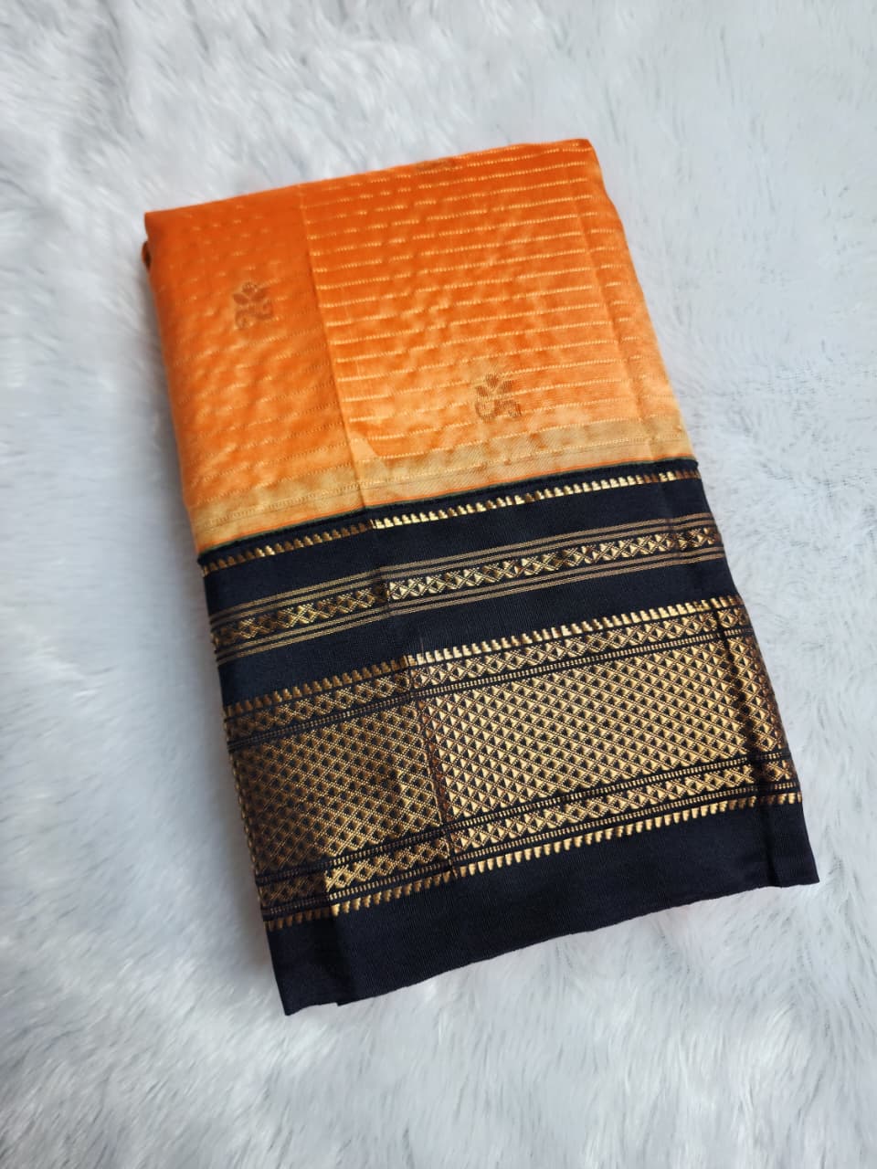 Paster Peach Black Ilkal Silk Saree – small necklace lines butta