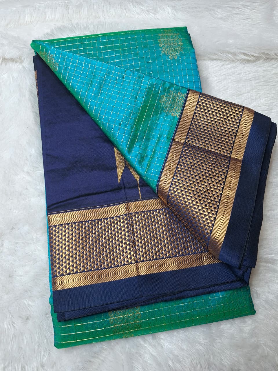 Blue-Navyblue Ilkal Gadwal Pure Silk Saree- Malabar edition with butta