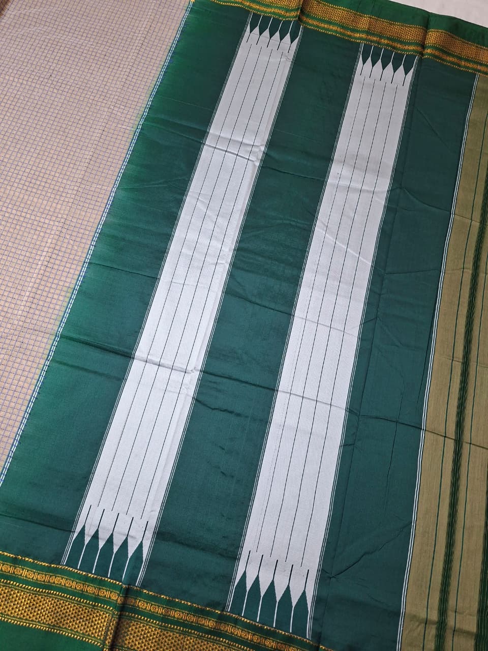 Beigethread chaduranga Ilkal with Gadwal Emerald Green Border