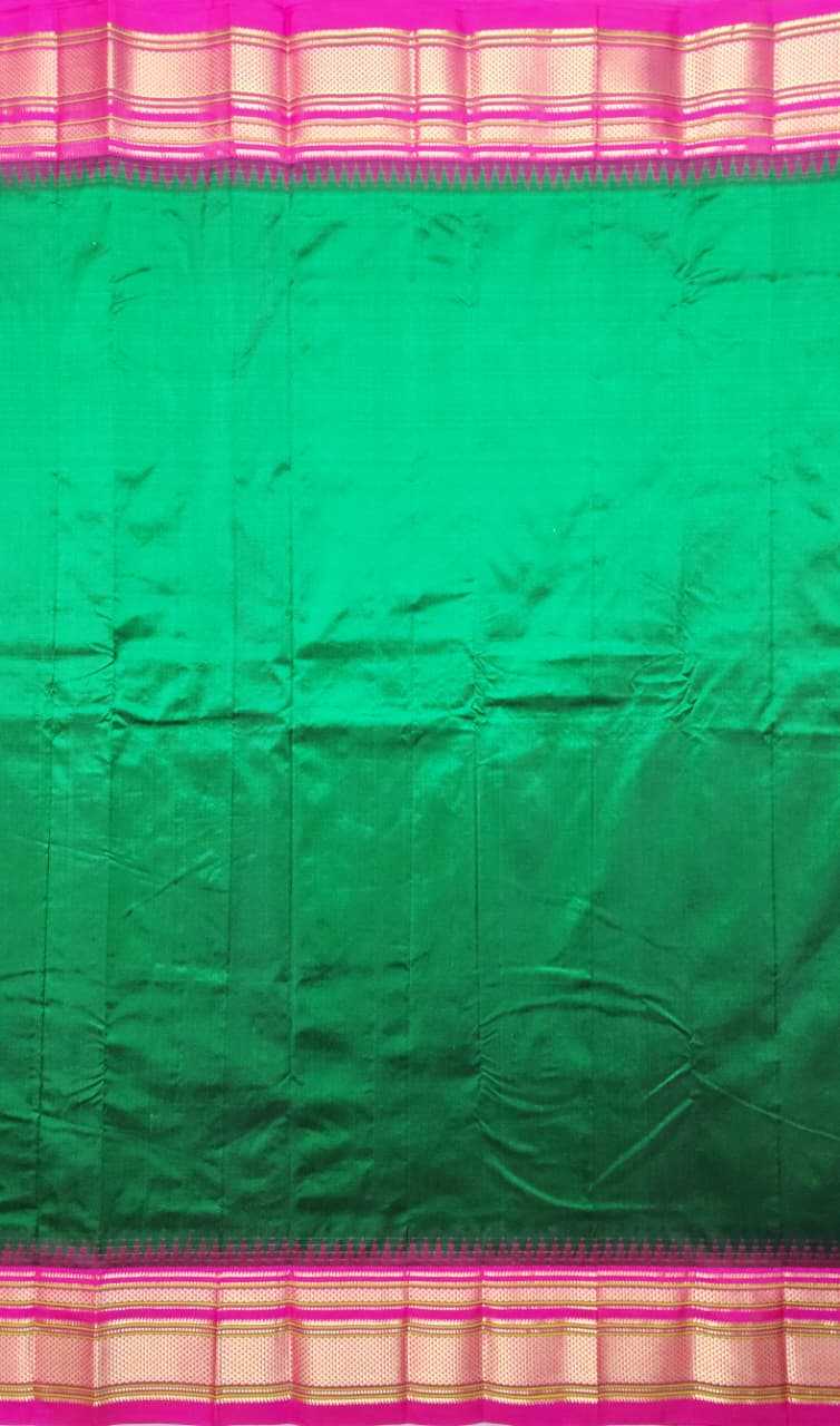 Emerald Green Gadwal Ilkal Pure Silk Saree with Small Regular Temple Border