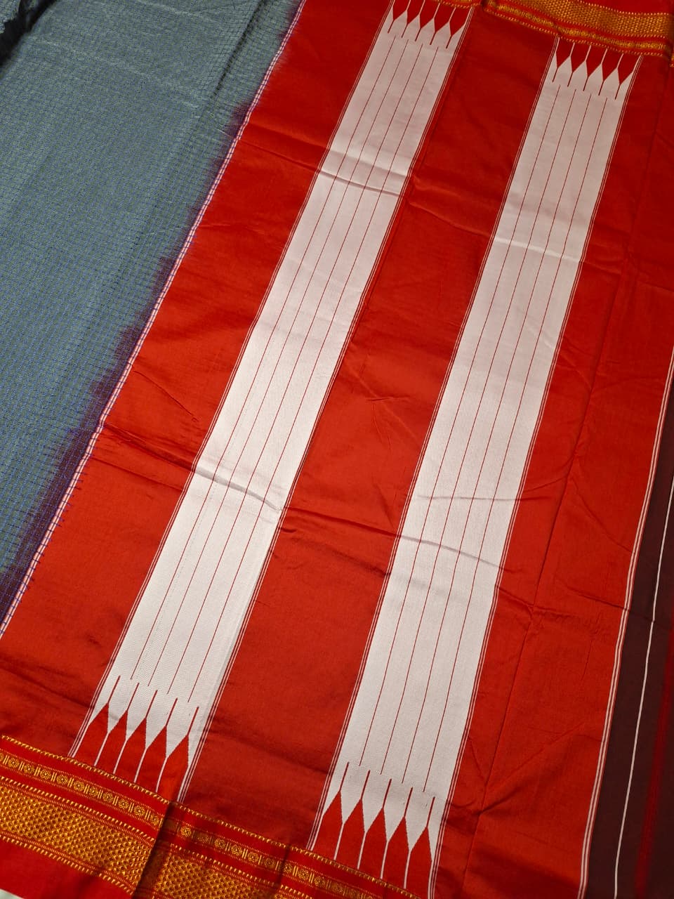 Steel Grey thread chaduranga Ilkal with Gadwal Vermilion Red Border