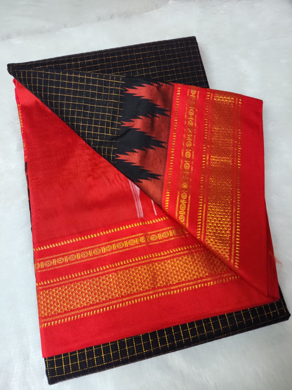 Vermilion Red and bold jet black Jari Chadarang Ilkal Saree