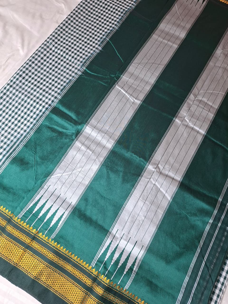 Bottle Green & White Ilkal Mini Checks Saree