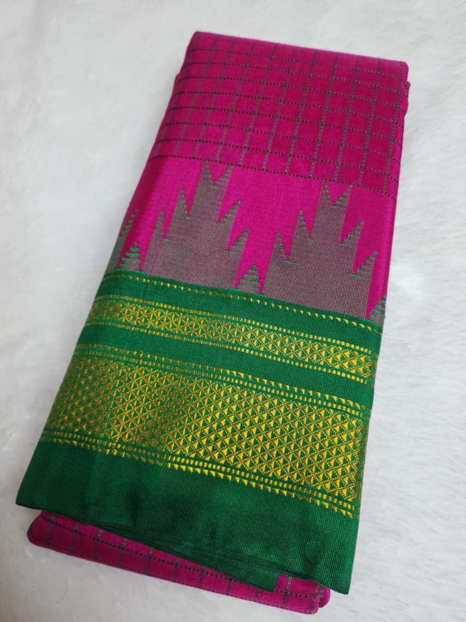 Rani Pink Thana Gadwal Chadurang Checks Ilkal Saree