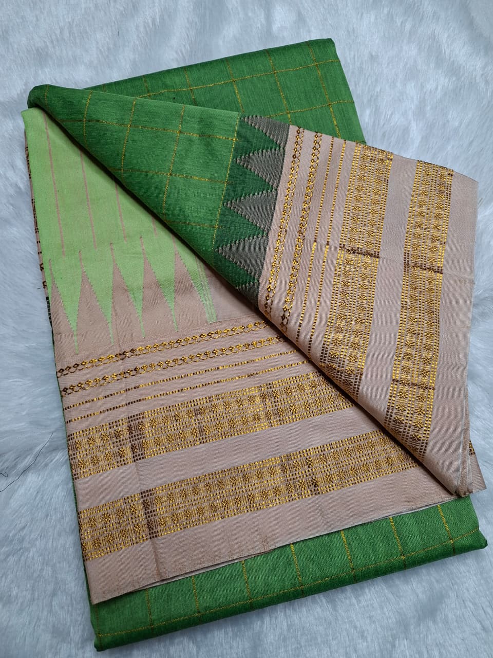 Leaf Green Big Checks Ilkal Saree with Beige Big Border