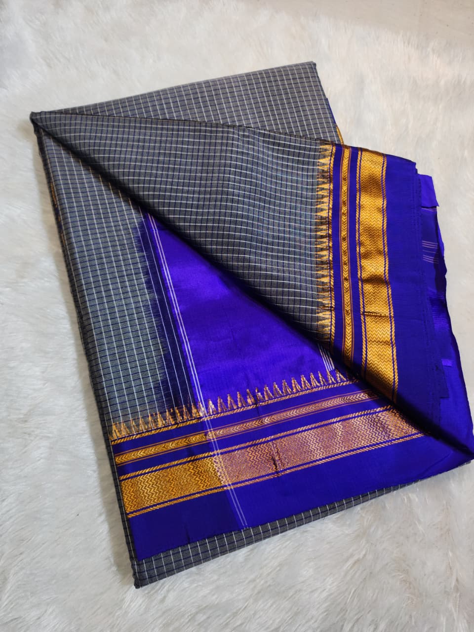 Grey Ilkal Checks Cotton Saree with Thode Paras Border & Silk Pallu