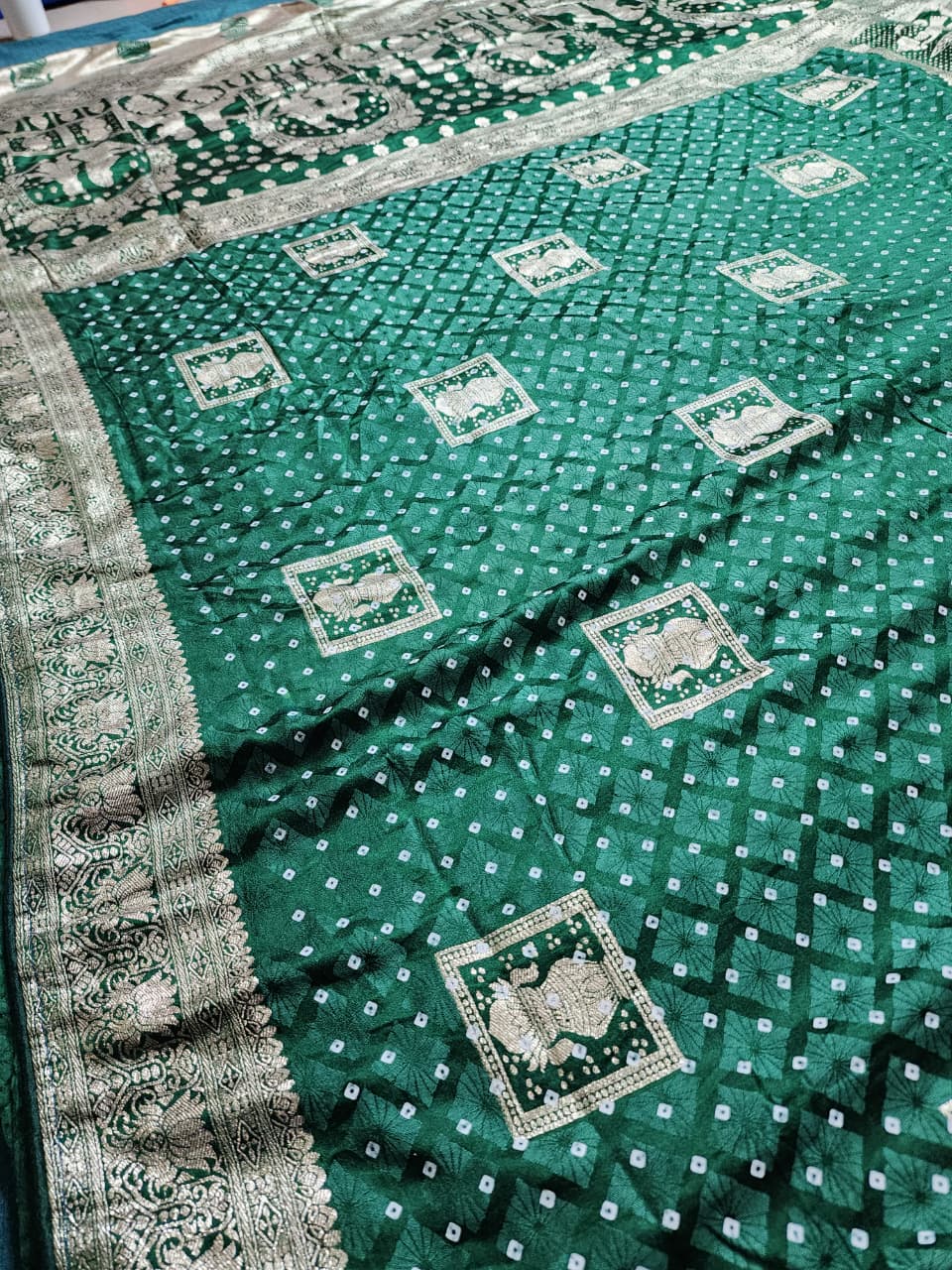 Royal Green Bandhani Saree with Procession Pallu