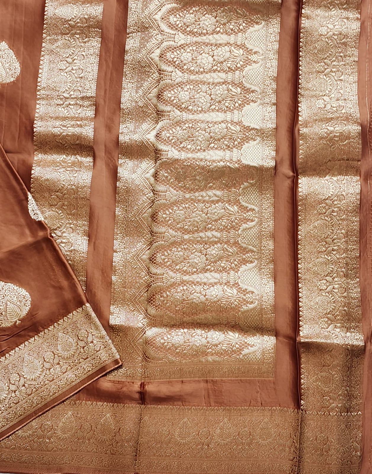 Antique Charm – Coffee Brown Banaras Silk Saree with Gold Zari