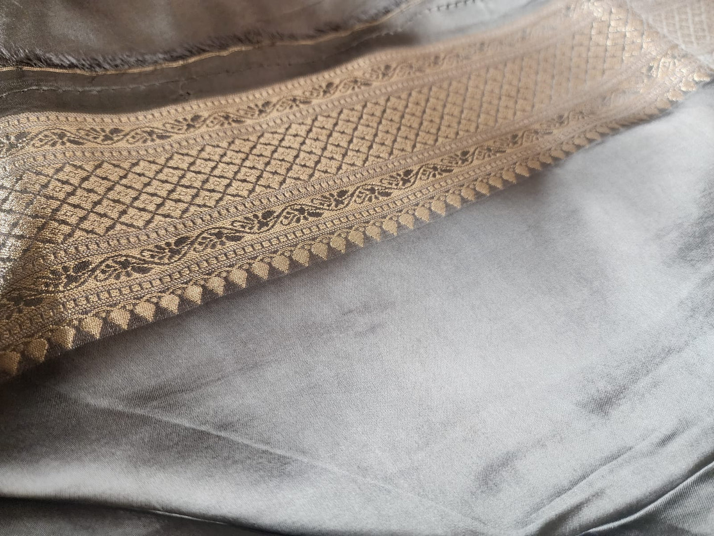 Elegant Grey Banaras Silk Saree with Golden Zari &amp; Paisley Motifs