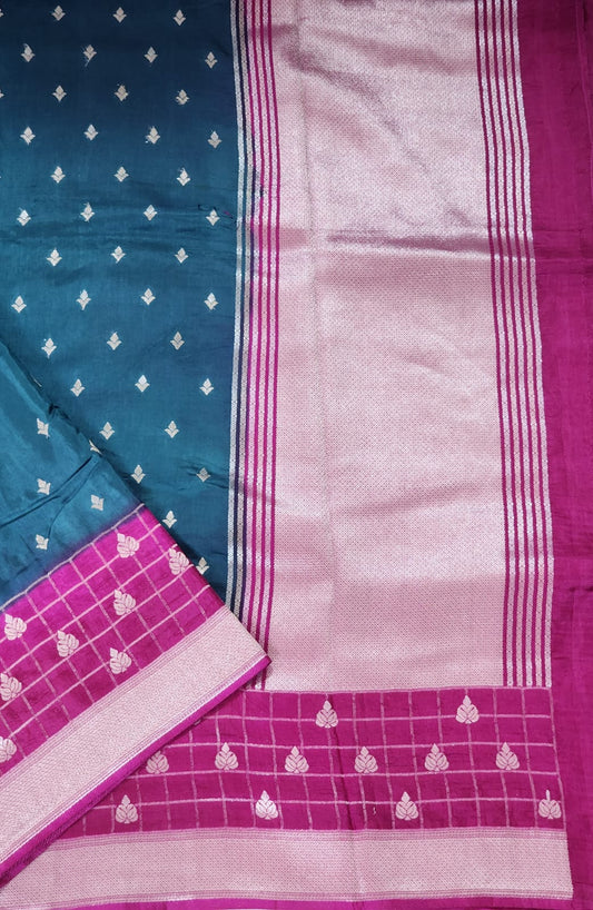Elegant Dual-Tone Banaras Silk Saree in Green and Pink with Checked Zari Pallu
