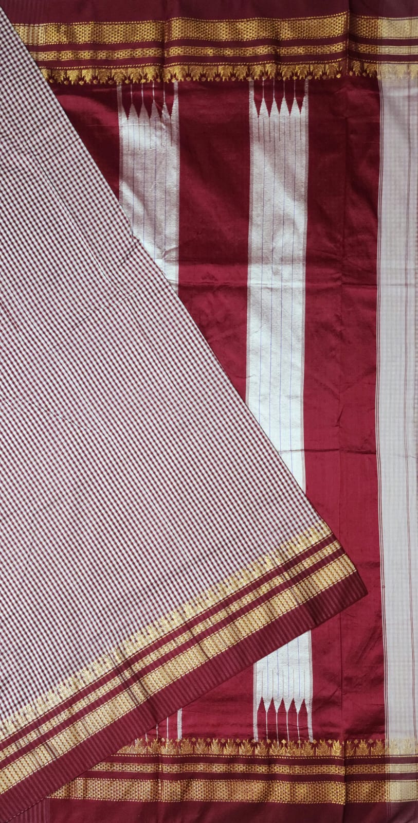 Wine Maroon & off-white Ilkal mini Checks Saree with Rich Pallu