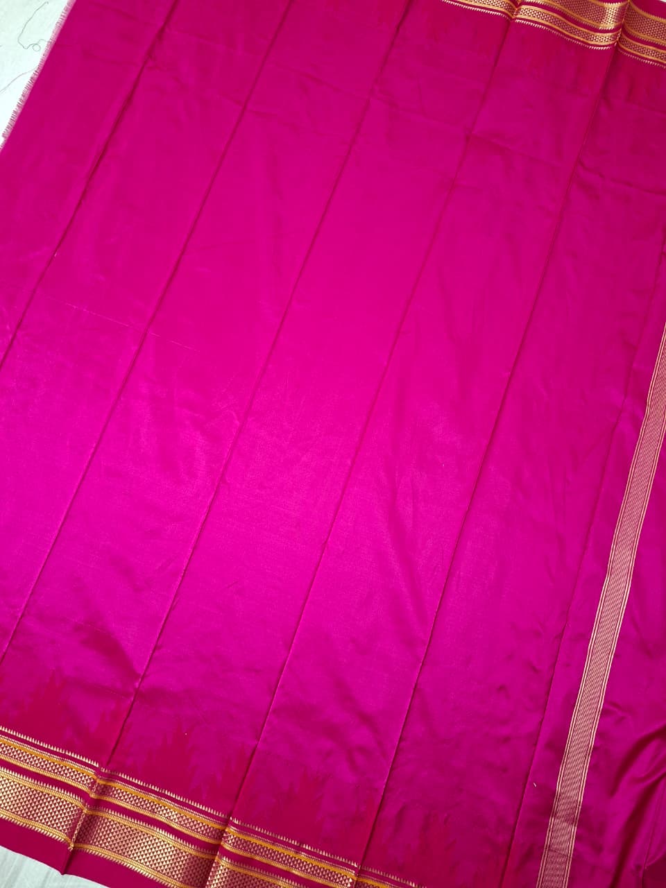 Green -pink plain with temple border ilkal silk