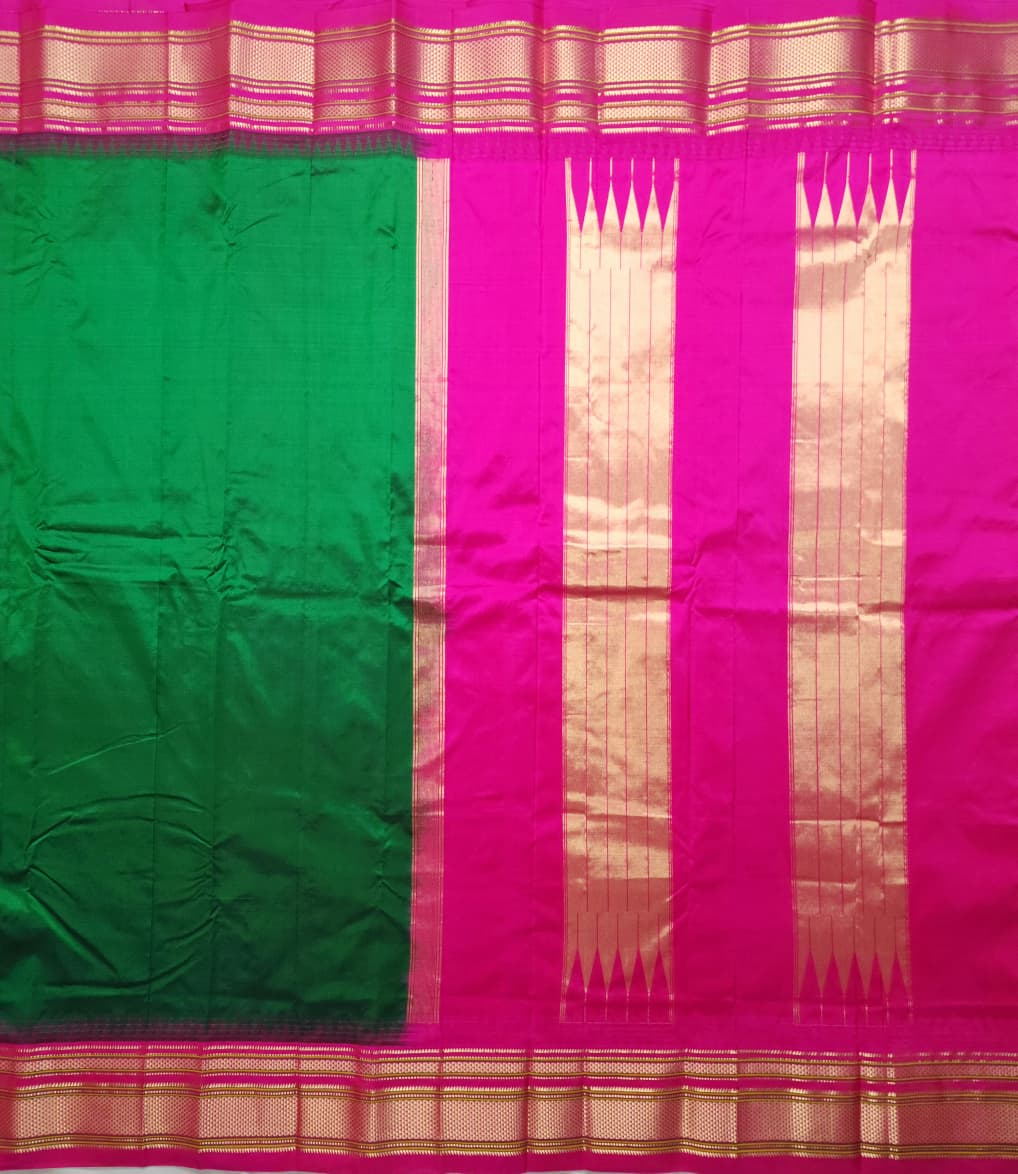 Emerald Green Gadwal Ilkal Pure Silk Saree with Small Regular Temple Border