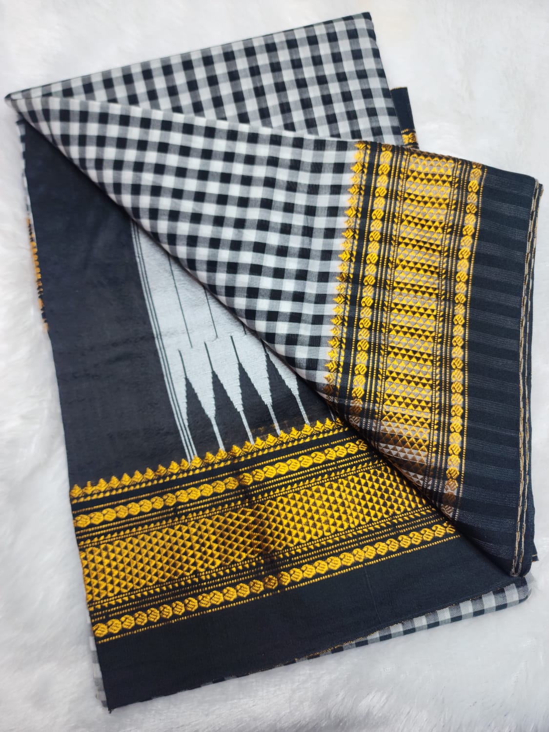 Black and White Ilkal mini Checks Saree with Rich Pallu