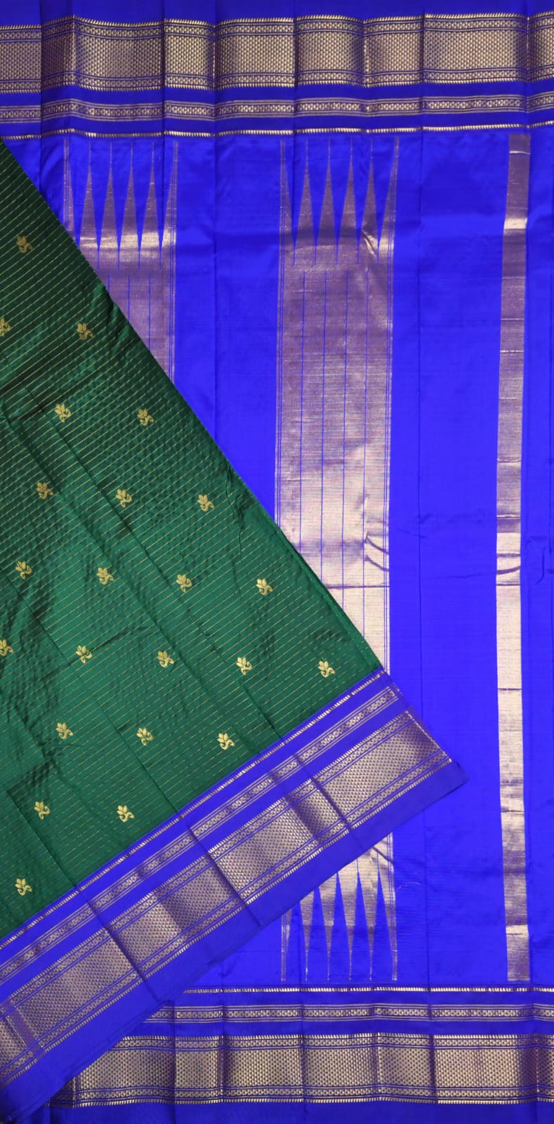 Bottle Green Gadwal Pure Ilkal Silk Saree - Small Necklace Butta