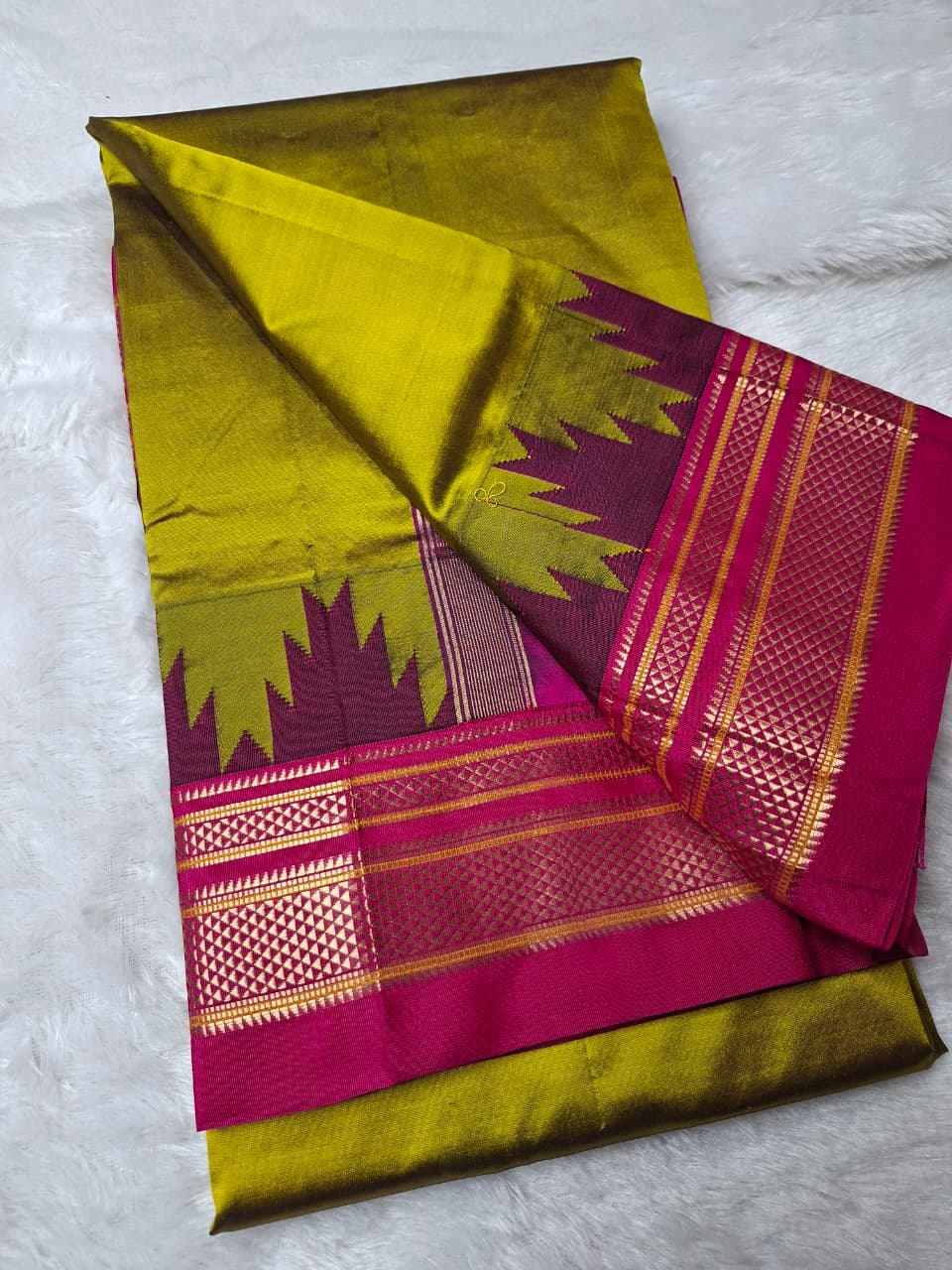 Green -pink plain with temple border ilkal silk