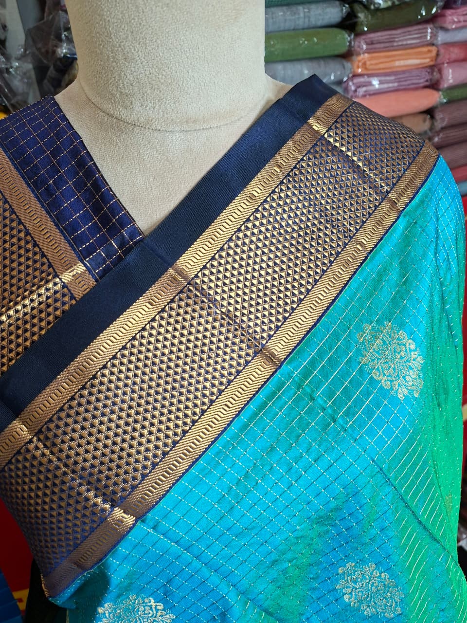 Blue-Navyblue Ilkal Gadwal Pure Silk Saree- Malabar edition with butta