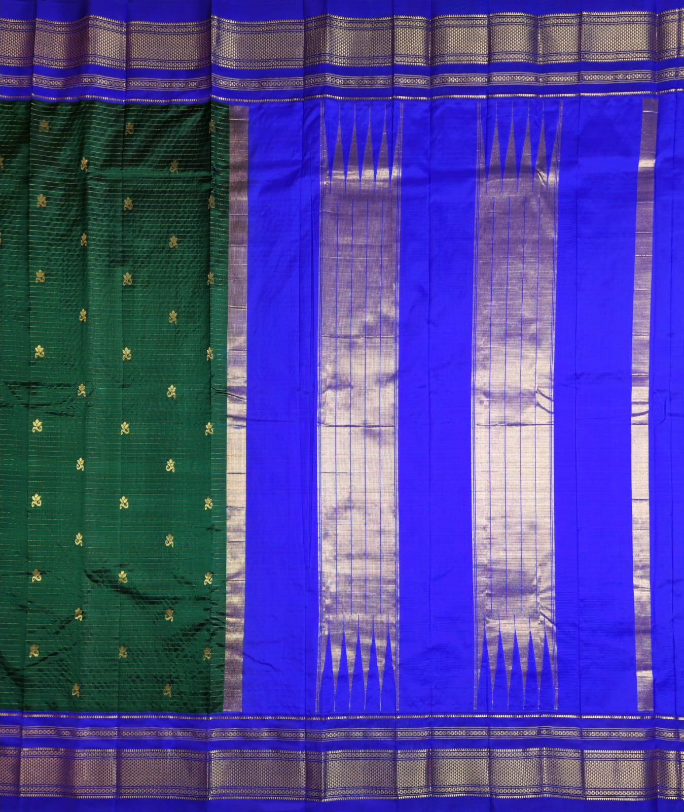 Bottle Green Gadwal Pure Ilkal Silk Saree - Small Necklace Butta