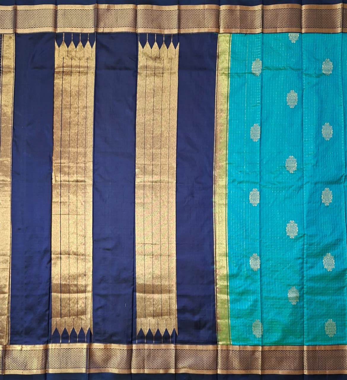 Blue-Navyblue Ilkal Gadwal Pure Silk Saree- Malabar edition with butta
